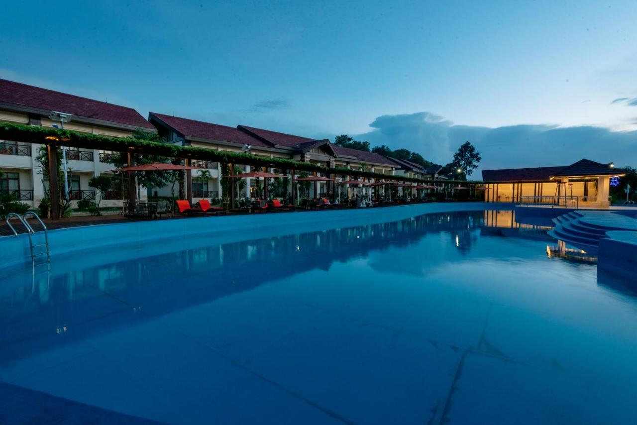 36Manor International Sport Hotel Vientiane Exterior photo
